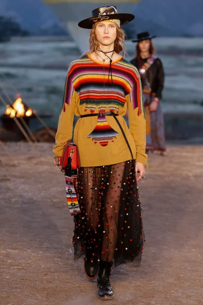 Look 38